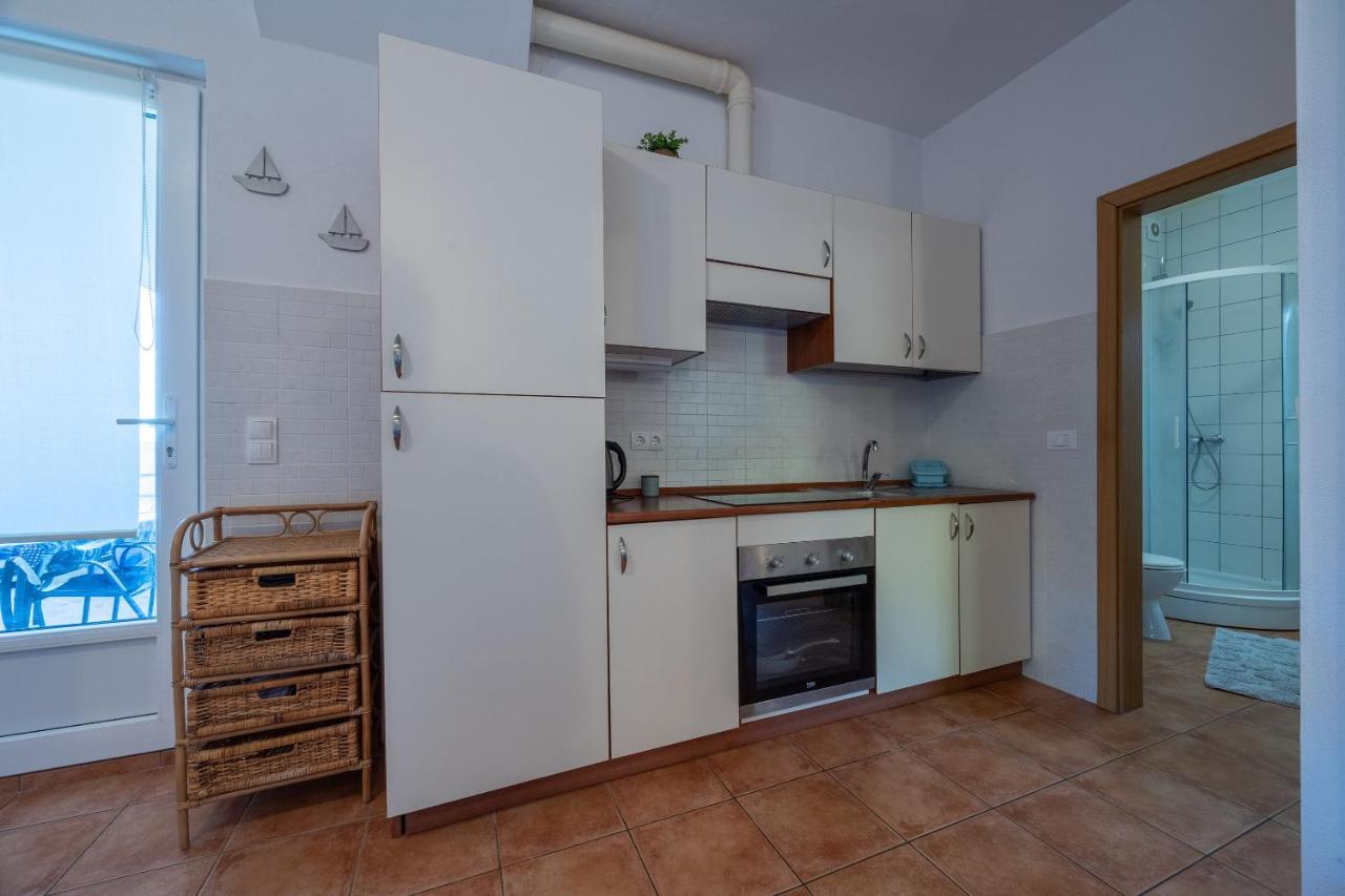 Apartments Jele Zavala Exterior photo