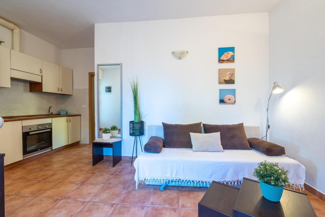 Apartments Jele Zavala Exterior photo