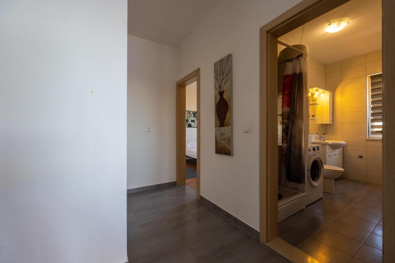 Apartments Jele Zavala Exterior photo