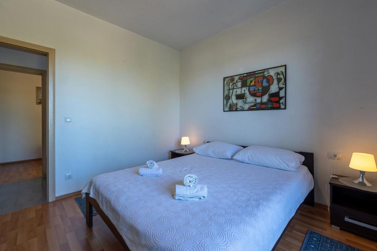 Apartments Jele Zavala Exterior photo